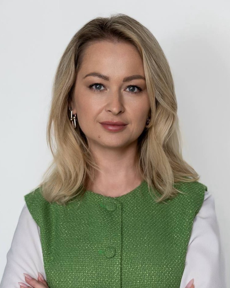 Лена Адамс